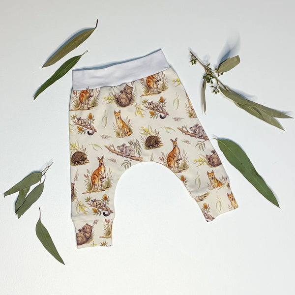 Aussie flora and fauna baby leggings
