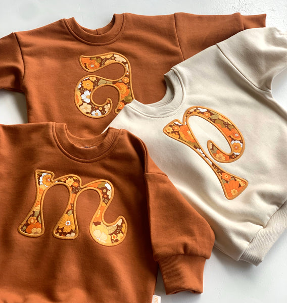 caramel CUSTOM LETTER SWEATER pre-order