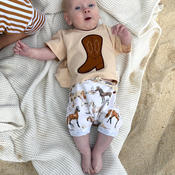 wild horses harem shorts