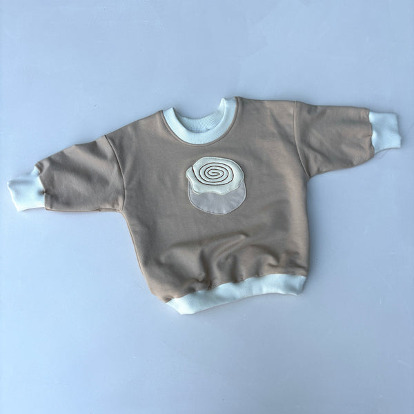 Cinnamon scroll sweatshirt - latte